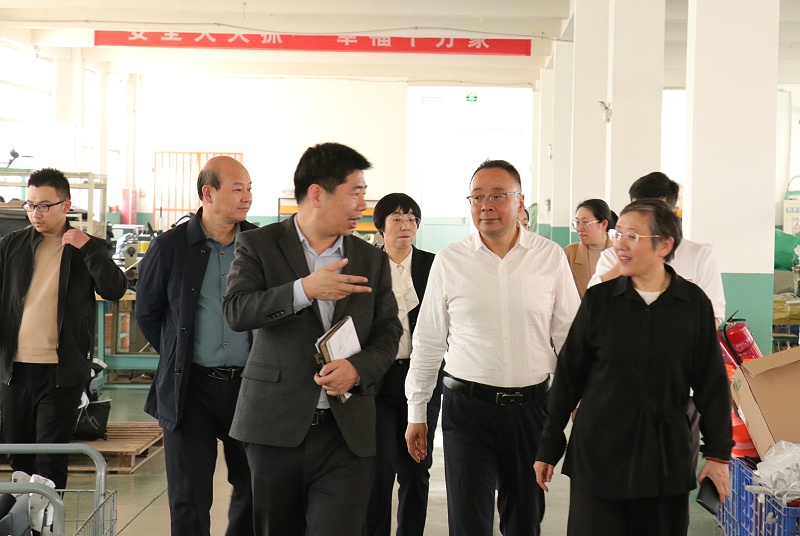 资讯|临沂市商务局党组成员、副局长庄金才一行莅临百华鞋业调研指导