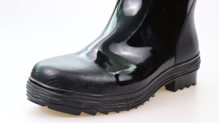 橡胶安全鞋的使用及保养